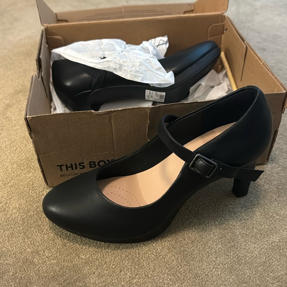 Clarks Mary Jane heel